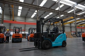 CPD25 Electric Forklift