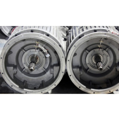 Hybrid or pure electric bus deceleration drive motor