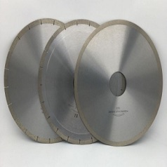 Ceramic diamond saw blade