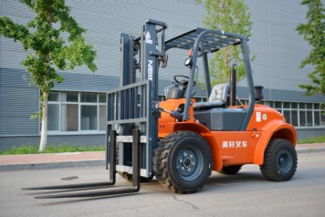 CPCD30 Off-Road Forklift